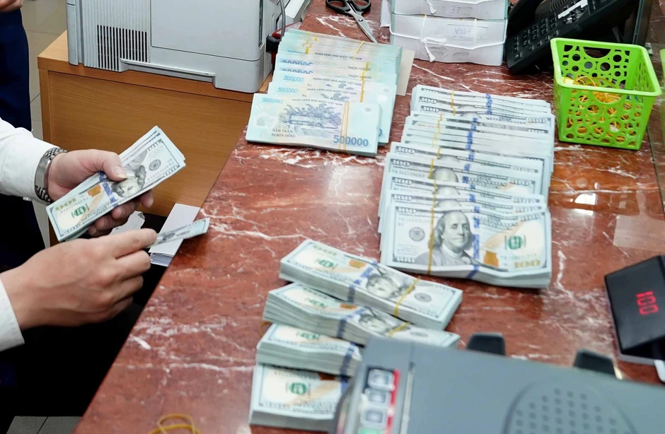 Giá USD hôm nay 3.4.2026: Đứng yên, trong khi EUR, bảng Anh giảm mạnh