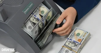 Giá USD tự do tăng mạnh, vượt 27.000 đồng