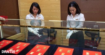 Giá vàng đối mặt áp lực giảm, chuyên gia cảnh báo mốc 3.300 USD/ounce