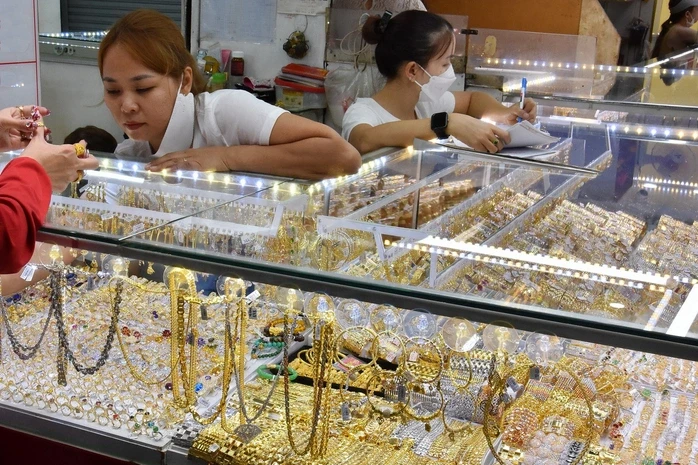 Giá vàng hôm nay, 11-4: Đảo chiều lao dốc Giá vàng hôm nay, 11-4: Đảo chiều lao dốc