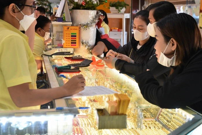 Giá vàng hôm nay 12-3: Đảo chiều đi xuống Giá vàng hôm nay 12-3: Đảo chiều đi xuống