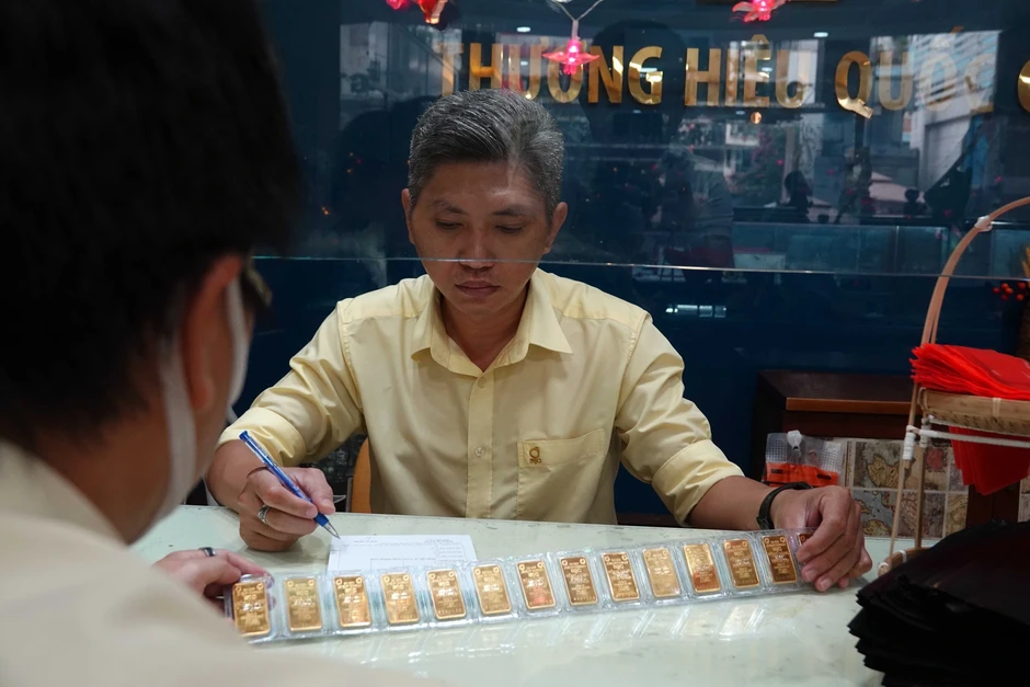 Giá vàng hôm nay 18.3.2026: Lỗ vì chênh lệch giá mua bán 2 - 3 triệu đồng/lượng Giá vàng hôm nay 18.3.2026: Lỗ vì chênh lệch giá mua bán 2 - 3 triệu đồng/lượng