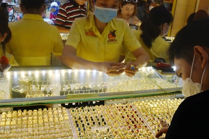Giá vàng hôm nay, 2-6: Đảo chiều giảm mạnh Giá vàng hôm nay, 2-6: Đảo chiều giảm mạnh