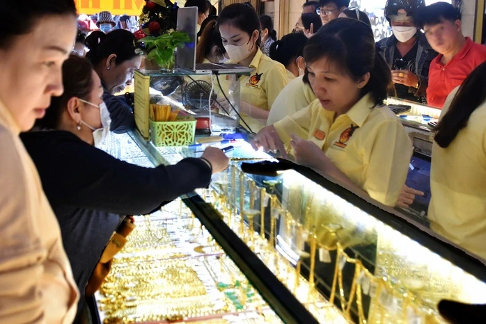 Giá vàng hôm nay, 26-3: Biến động rất mạnh Giá vàng hôm nay, 26-3: Biến động rất mạnh