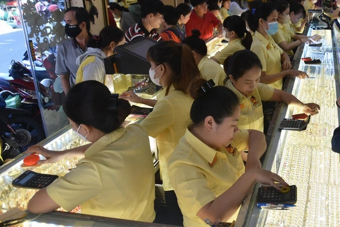 Giá vàng hôm nay 27-5: Đảo chiều sụt giảm Giá vàng hôm nay 27-5: Đảo chiều sụt giảm