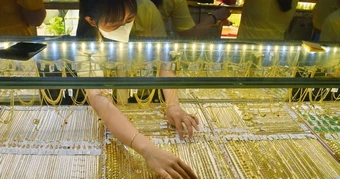 Giá vàng hôm nay 28-2: Bật tăng trở lại