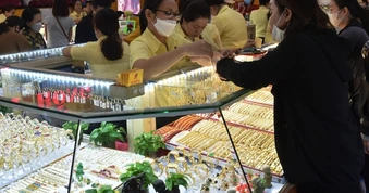 Giá vàng hôm nay 5-6: Bật tăng trở lại