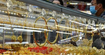 Giá vàng hôm nay, 7-4: Biến động khó lường
