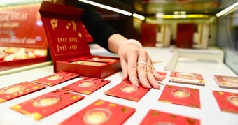 Giá vàng miếng lên 191 triệu đồng/lượng, nhiều cửa tiệm "cháy" hàng