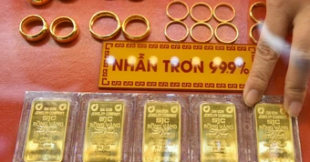 Giá vàng thế giới giảm sâu, vàng miếng SJC còn 165 triệu đồng/lượng