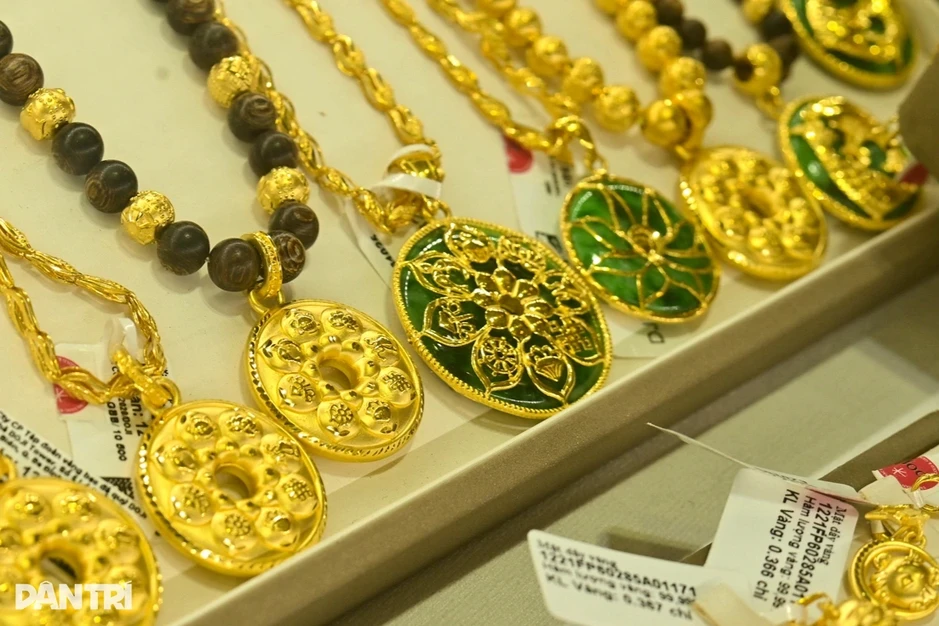 Giá vàng trong nước, thế giới đồng loạt lao dốc mạnh Giá vàng trong nước, thế giới đồng loạt lao dốc mạnh