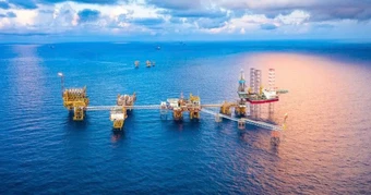 Giàn khoan sâu 3.000m của Việt Nam rung chuyển, mũi khoan chệch hướng bất ngờ báo trúng lớn, dòng dầu phun mạnh với lưu lượng 1.000tấn/ngày, công nghệ cao xuất hiện