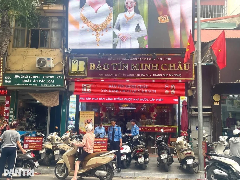 Giao dịch tại Bảo Tín Minh Châu ra sao sau khi lãnh đạo bị khởi tố? Giao dịch tại Bảo Tín Minh Châu ra sao sau khi lãnh đạo bị khởi tố?