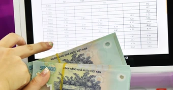 Gửi tiết kiệm cố định hay linh hoạt: Chọn sai có thể mất hết tiền lãi