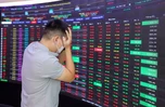 Hàng trăm cổ phiếu giảm giá, VN-Index lại thủng mốc 1.800 điểm
