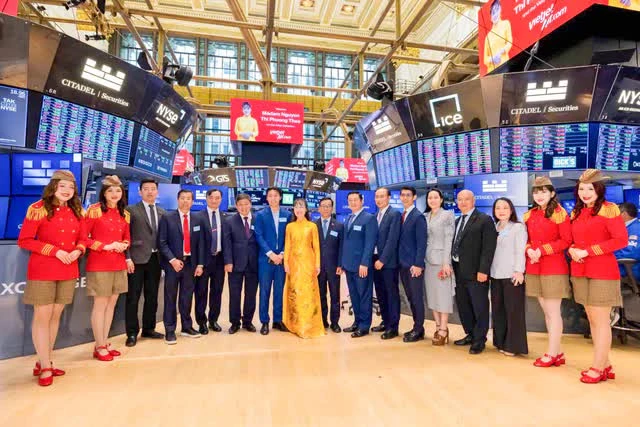 Hé lộ vai trò của công ty liên quan con trai tỷ phú Nguyễn Thị Phương Thảo trong thỏa thuận Vietjet - Starlink Hé lộ vai trò của công ty liên quan con trai tỷ phú Nguyễn Thị Phương Thảo trong thỏa thuận Vietjet - Starlink