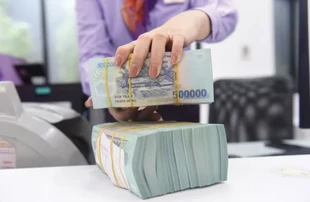 Hút ròng hơn 2.500 tỷ khỏi hệ thống, vì sao lãi suất ngân hàng vẫn tăng cao?