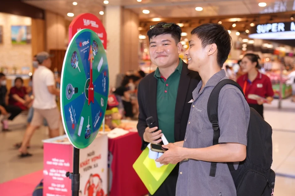 Khách hàng quan tâm gì tại ‘VPBank tới rồi, mở ‘lời’ ngay thôi’ Khách hàng quan tâm gì tại ‘VPBank tới rồi, mở ‘lời’ ngay thôi’