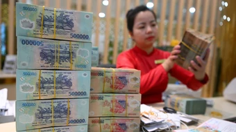 Khi gửi tiết kiệm cần chú ý điều gì với lãi suất thỏa thuận?