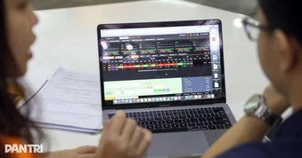Khối ngoại gom mạnh VCK và MCH giúp VN Index bứt phá mốc 1.700 điểm