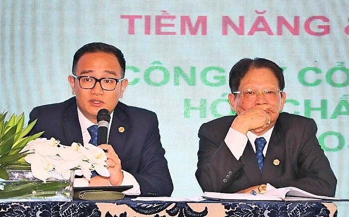 Khởi tố loạt lãnh đạo tại Hóa chất Đức Giang, DGC dư bán sàn hàng chục triệu cổ phiếu Khởi tố loạt lãnh đạo tại Hóa chất Đức Giang, DGC dư bán sàn hàng chục triệu cổ phiếu