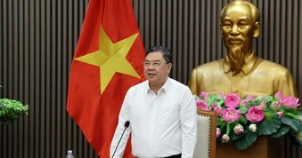 Không để lợi dụng nhập ô tô biếu tặng để trục lợi