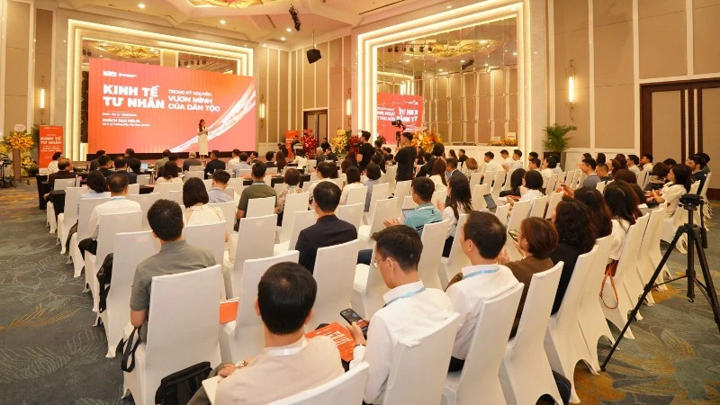 Kinh tế tư nhân trong kỷ nguyên vươn mình: Gỡ điểm nghẽn thể chế, vốn và năng lực cạnh tranh Kinh tế tư nhân trong kỷ nguyên vươn mình: Gỡ điểm nghẽn thể chế, vốn và năng lực cạnh tranh