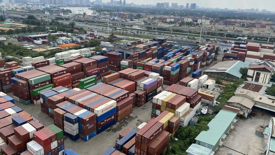 Kinh tế Việt Nam giữa năm 2026 - Bài 1: Tăng trưởng cao, nhập siêu lớn Kinh tế Việt Nam giữa năm 2026 - Bài 1: Tăng trưởng cao, nhập siêu lớn