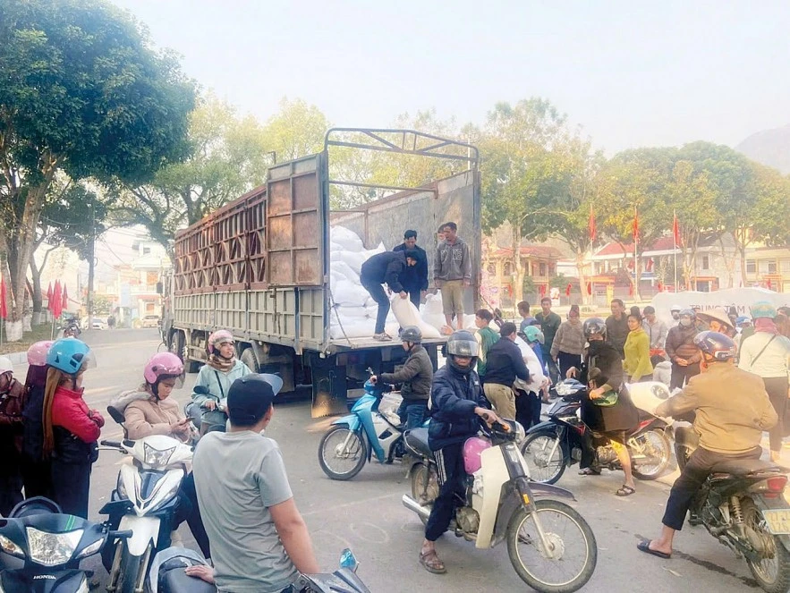 Kịp thời xuất cấp gạo hỗ trợ người dân mùa giáp hạt năm 2026 Kịp thời xuất cấp gạo hỗ trợ người dân mùa giáp hạt năm 2026