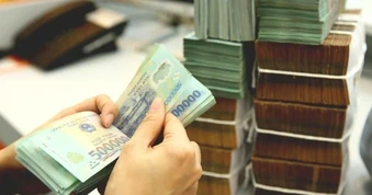 Lãi suất liên ngân hàng hạ nhiệt nhờ công cụ hoán đổi USD/VND