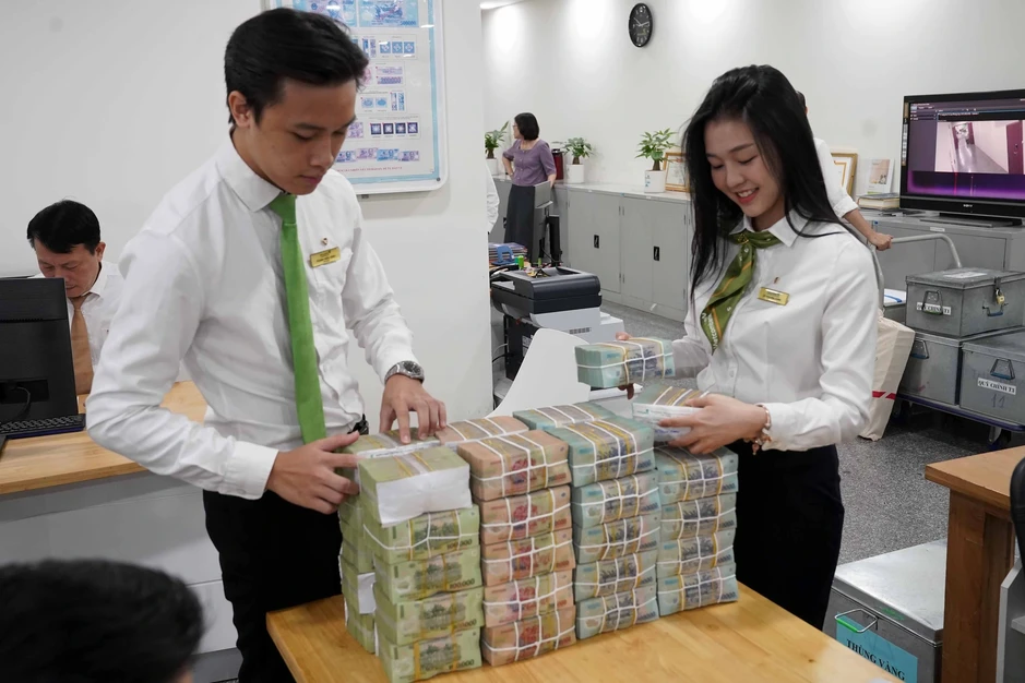 Lãi suất liên ngân hàng lên gần 11%/năm Lãi suất liên ngân hàng lên gần 11%/năm