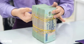 Lãi suất liên ngân hàng quay đầu giảm mạnh về 4%/năm