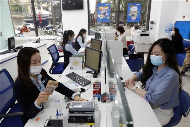 Lãi suất ngân hàng tiếp tục nhích tăng Lãi suất ngân hàng tiếp tục nhích tăng