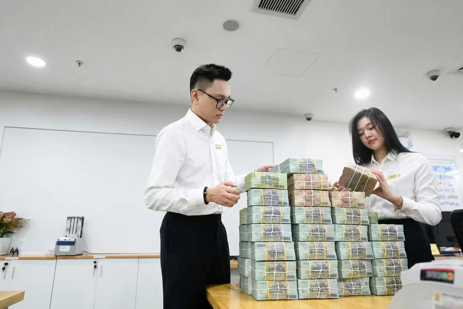Lãi suất thỏa thuận vượt 9%/năm: Cuộc đua 'nóng' đến bao giờ? Lãi suất thỏa thuận vượt 9%/năm: Cuộc đua 'nóng' đến bao giờ?