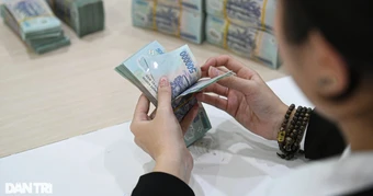 Lãi suất tiết kiệm lại tăng, nhiều nhà băng đẩy vượt mốc 7%/năm