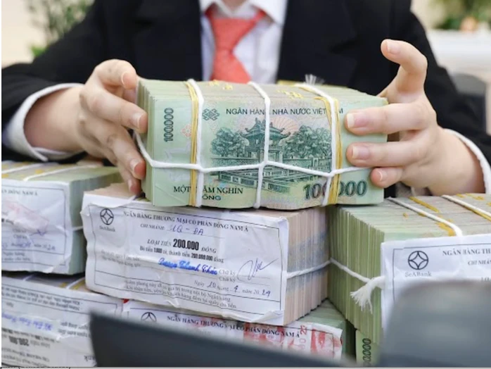 Lãi suất tiết kiệm vẫn neo cao sau văn bản chấn chỉnh của Ngân hàng Nhà nước Lãi suất tiết kiệm vẫn neo cao sau văn bản chấn chỉnh của Ngân hàng Nhà nước