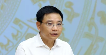 Làm việc với thuế và hải quan, Phó Thủ tướng yêu cầu: Không đẩy doanh nghiệp ‘đi vòng’