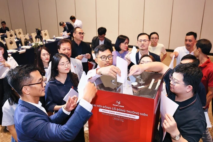 Lãnh đạo Hòa Phát, FPT, Masan, HAGL... nói gì khi cổ đông chất vấn về giá cổ phiếu?