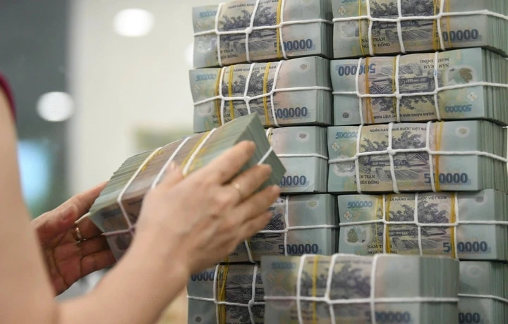 Loạt ngân hàng tăng vốn điều lệ cả chục nghìn tỷ đồng Loạt ngân hàng tăng vốn điều lệ cả chục nghìn tỷ đồng