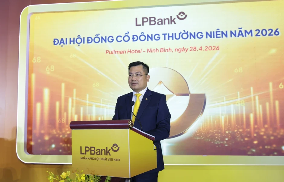 LPBank đang họp cổ đông bàn việc chia cổ tức gần 9.000 tỷ tiền mặt LPBank đang họp cổ đông bàn việc chia cổ tức gần 9.000 tỷ tiền mặt