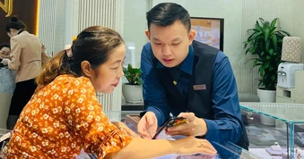 Lực đỡ của giá vàng suy yếu trước áp lực USD và lãi suất