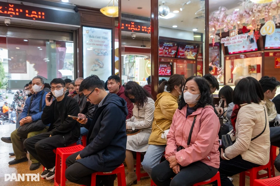 Lý giải phiên giá vàng giảm 9 triệu đồng/lượng, chuyên gia cảnh báo rủi ro Lý giải phiên giá vàng giảm 9 triệu đồng/lượng, chuyên gia cảnh báo rủi ro
