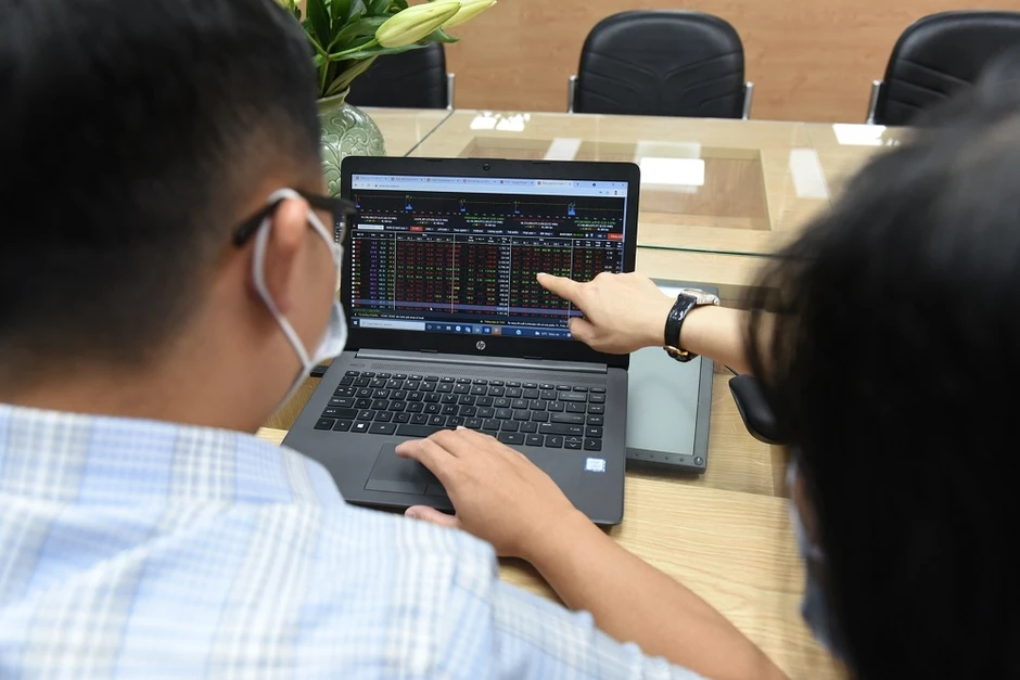 Một cá nhân bị xử phạt gần nửa tỉ đồng do bán chui cổ phiếu Một cá nhân bị xử phạt gần nửa tỉ đồng do bán chui cổ phiếu