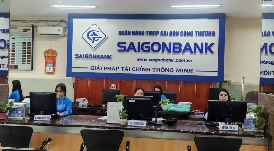 Một nhà băng bất ngờ nâng lãi suất tiết kiệm lên gần 8%/năm Một nhà băng bất ngờ nâng lãi suất tiết kiệm lên gần 8%/năm