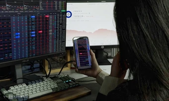 Mua đúng 'đáy chứng khoán có lãi tốt hơn không?