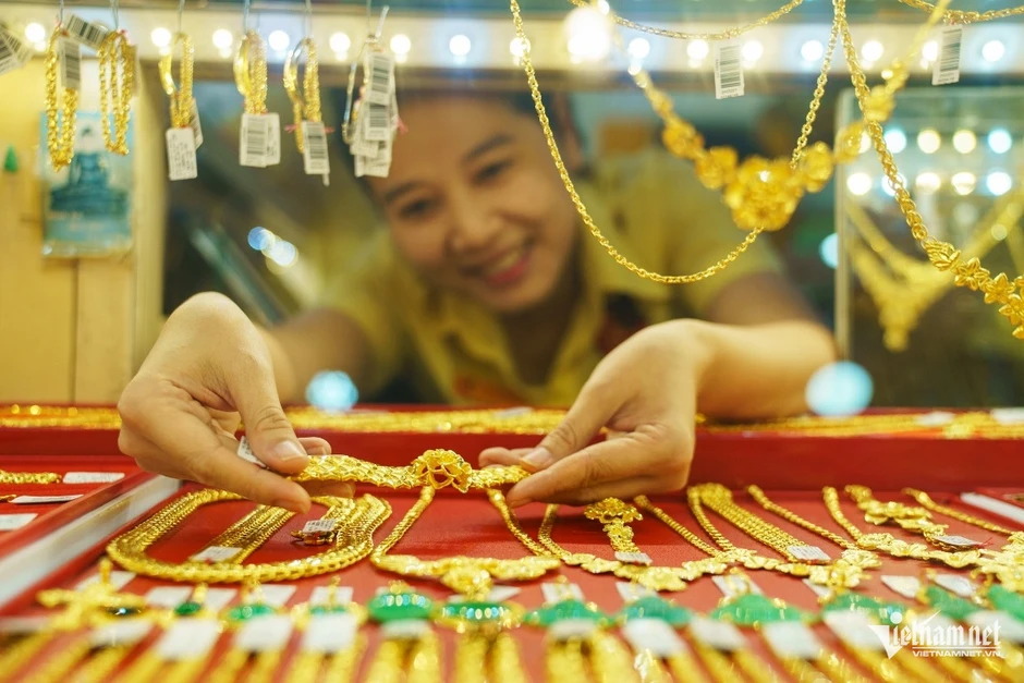 Mua vàng ngày vía Thần Tài có phải xuất hóa đơn không?