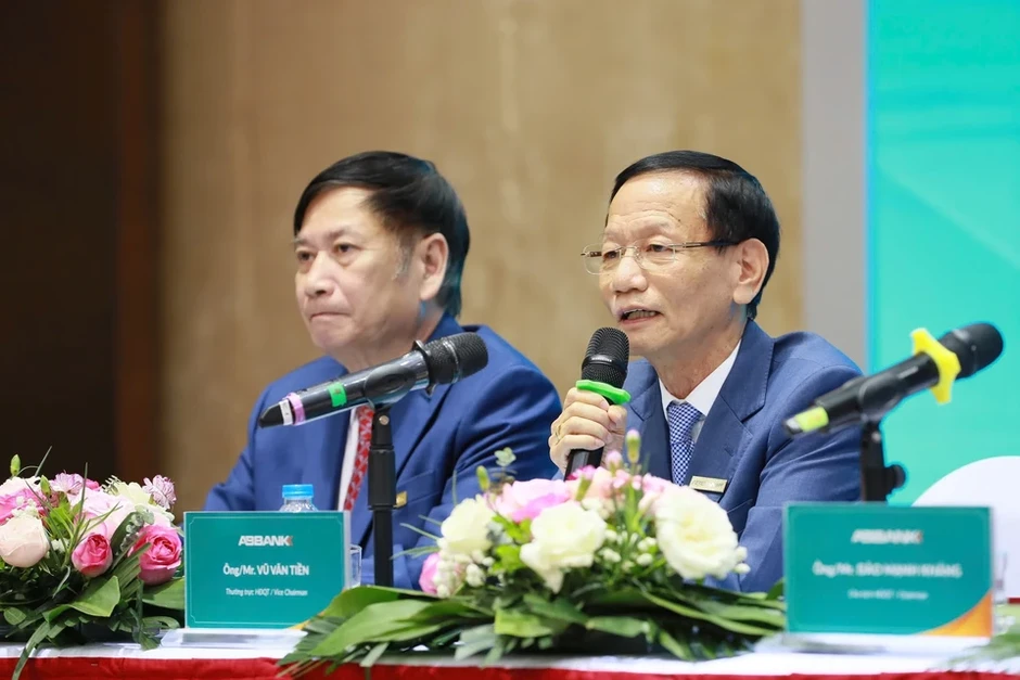 Ngân hàng đầu tiên báo lợi nhuận quý II tăng vọt Ngân hàng đầu tiên báo lợi nhuận quý II tăng vọt