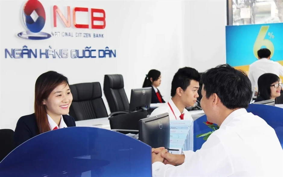 Ngân hàng đầu tiên giảm lãi vay sau chỉ đạo của Ngân hàng Nhà nước Ngân hàng đầu tiên giảm lãi vay sau chỉ đạo của Ngân hàng Nhà nước