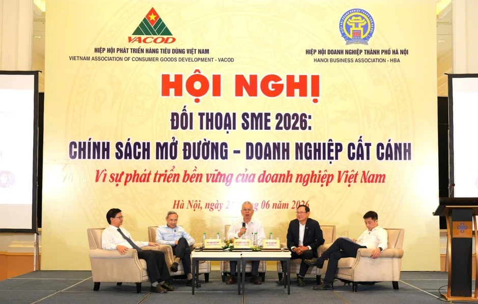 Ngân hàng đồng hành cùng doanh nghiệp vừa và nhỏ Ngân hàng đồng hành cùng doanh nghiệp vừa và nhỏ