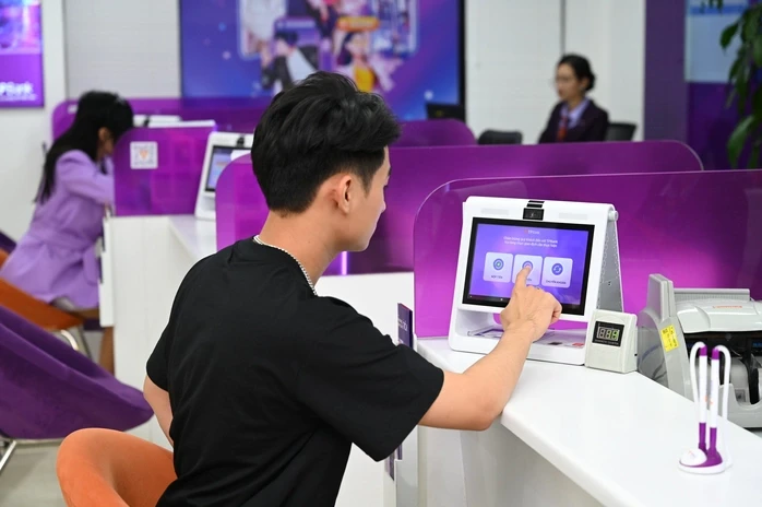 Ngân hàng ồ ạt cắt giảm hàng ngàn nhân sự, AI có phải là nguyên nhân chính? Ngân hàng ồ ạt cắt giảm hàng ngàn nhân sự, AI có phải là nguyên nhân chính?